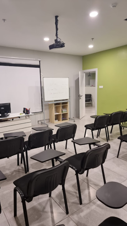 معهد تعليم النسائي لتعليم اللغة الإنجليزية Learn4Life - Saudi Arabia|Abha 62581|King Fahd Rd