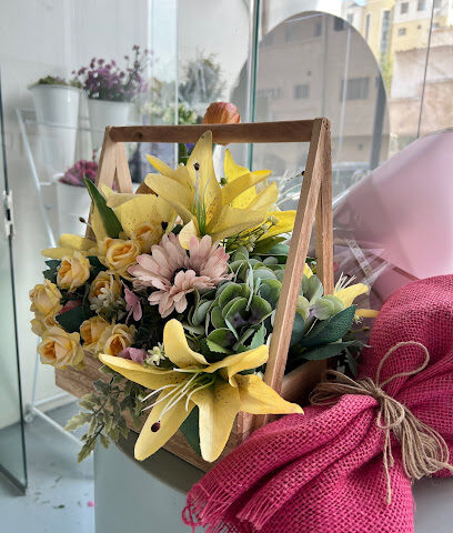 نحلة صغيرة - الخبر - +966 59 422 8922
