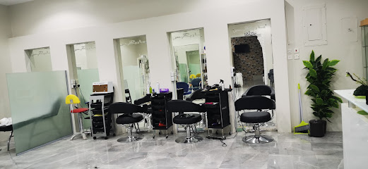 أحلى عالم للتزيين النسائي - المدينة المنورة - +966 56 930 7018