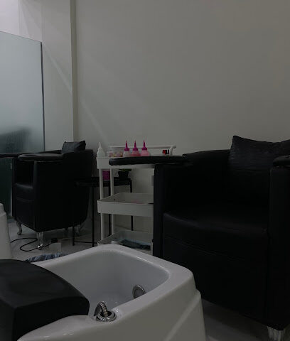 صالون الانثى المتألقة - عنيزة - +966 55 659 7393