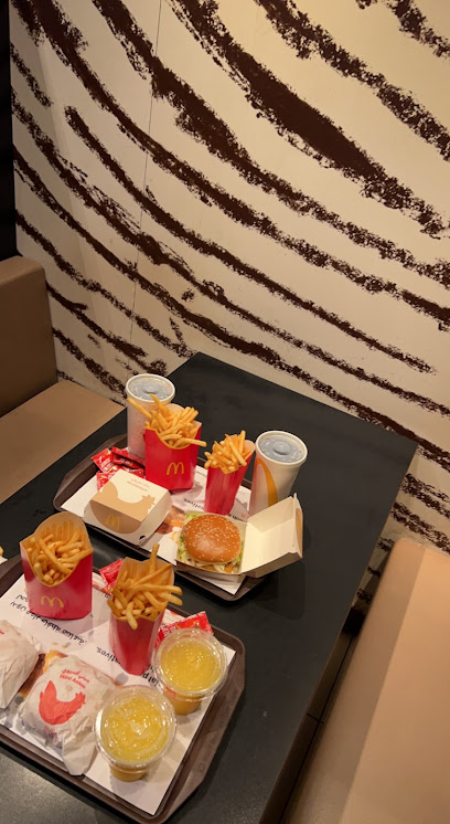 McDonald's - Saudi Arabia|Taif 26522|Al Aziziyyah|طريق الجيش